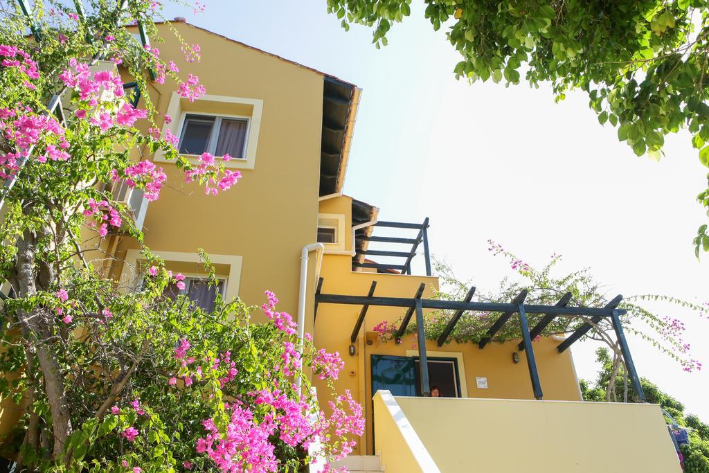 Sandy Beach Villas And Apartments Svoronata Luaran gambar
