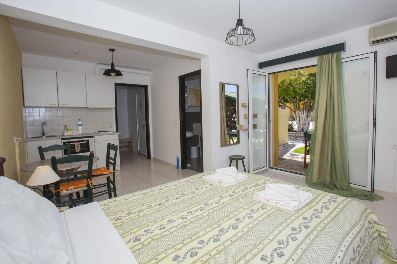 Sandy Beach Villas And Apartments Svoronata Luaran gambar